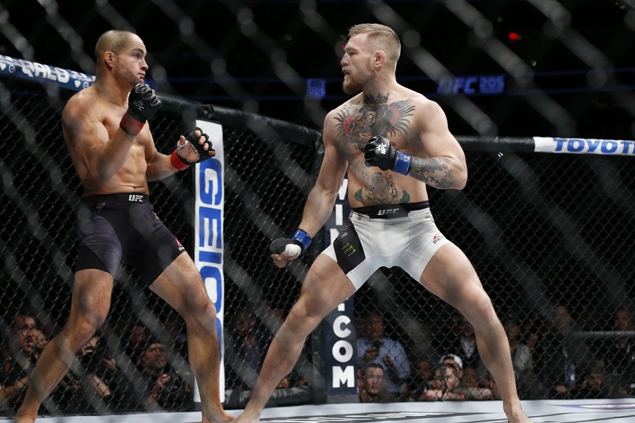 Sự khác biệt trong striking của Boxing và MMA Sự khác biệt trong striking của Boxing và MMA